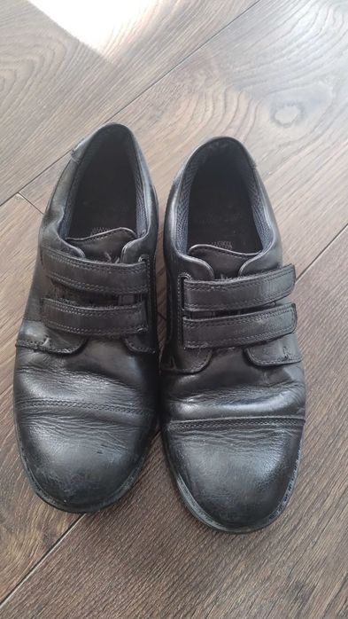 Buty czarne eleganckie 33