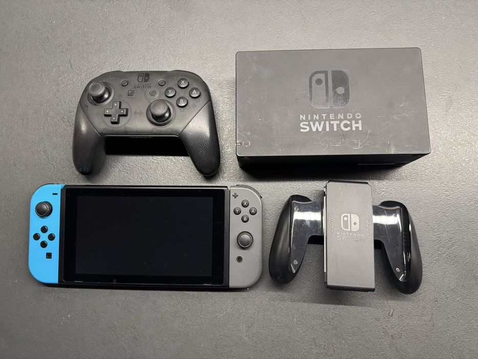 Nintendo Switch + Pro controller