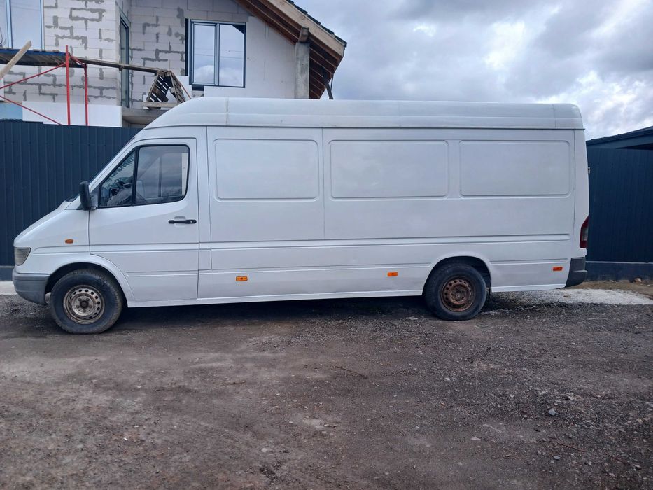 Мерседес спрінтер