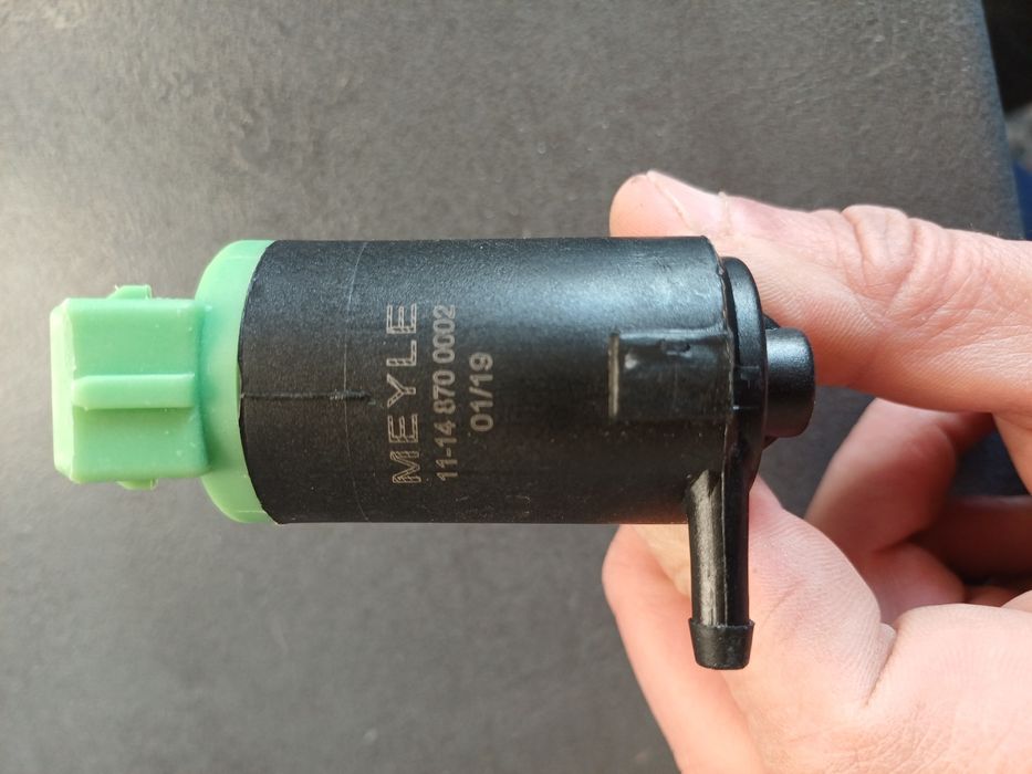 Продам насос склоомивача Meyle