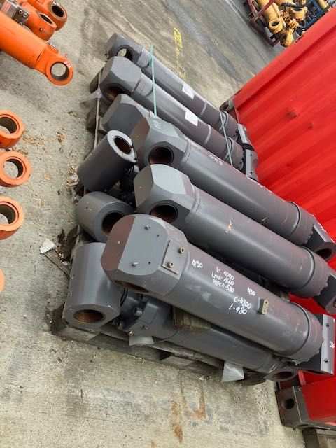 CYLINDER HYDRAULICZNY nowy 200 mm średnica