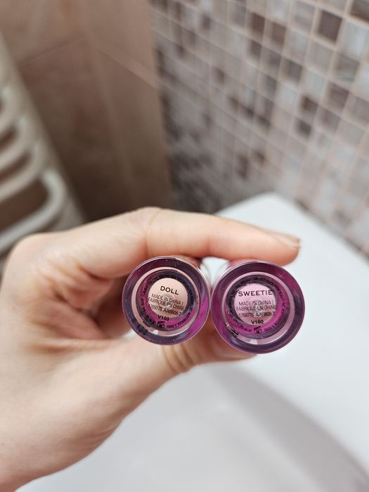 Zestaw 3 szminek, 2 błyszczyków i konturówka Makeup revolution