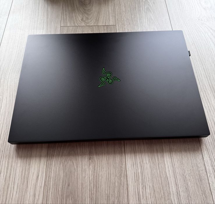 Razer Blade 18 (RZ09-0484SEH3)