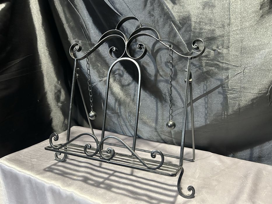 Stojak na Książkę Czarny, Kuty, Rozkładany z Kulami na Łańcuszku