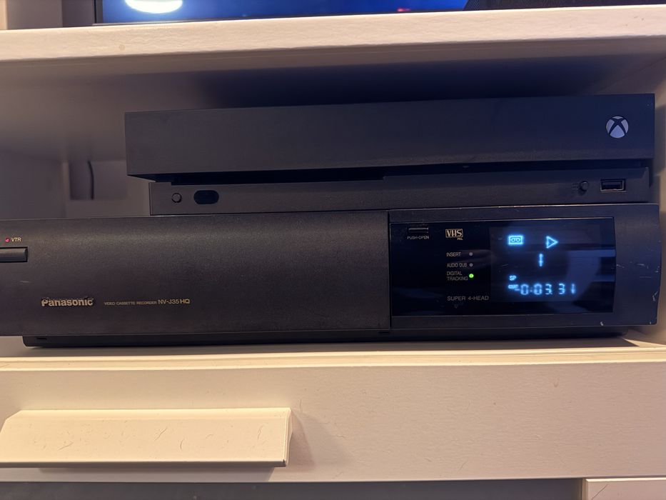 Magnetowid VHS  Panasonic NV-J35 HQ + konwerter HDMI do RCA