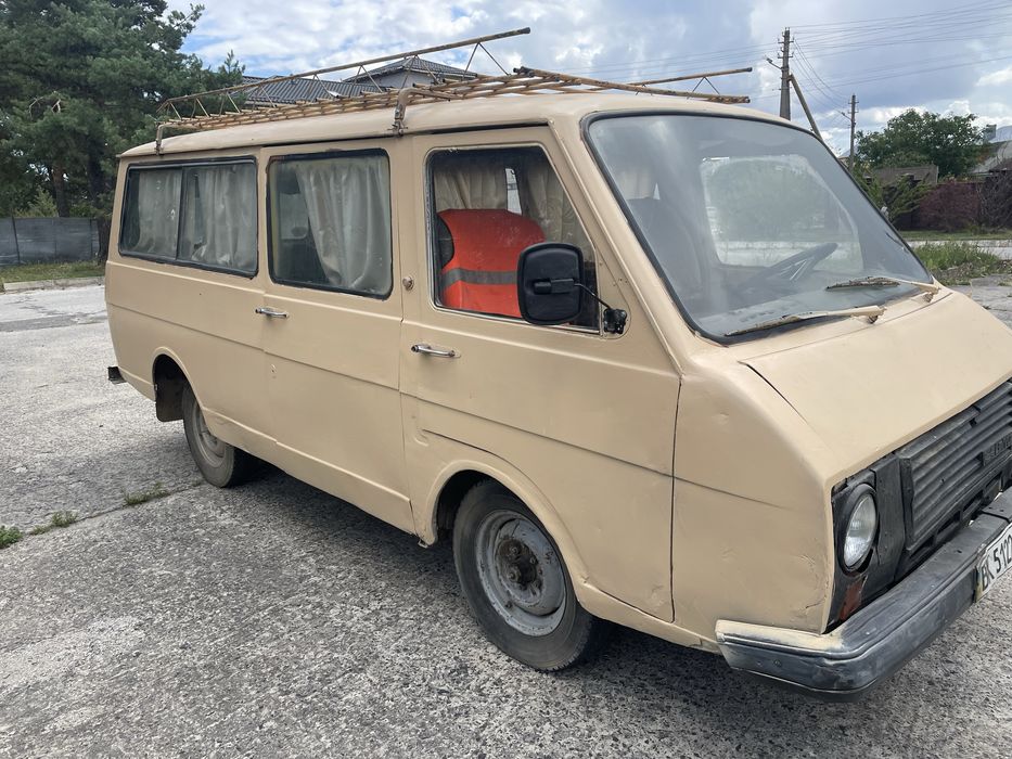 Автомобіль РАФ 2203