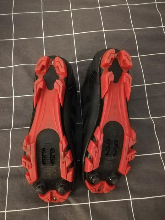Sapatos BTT novos