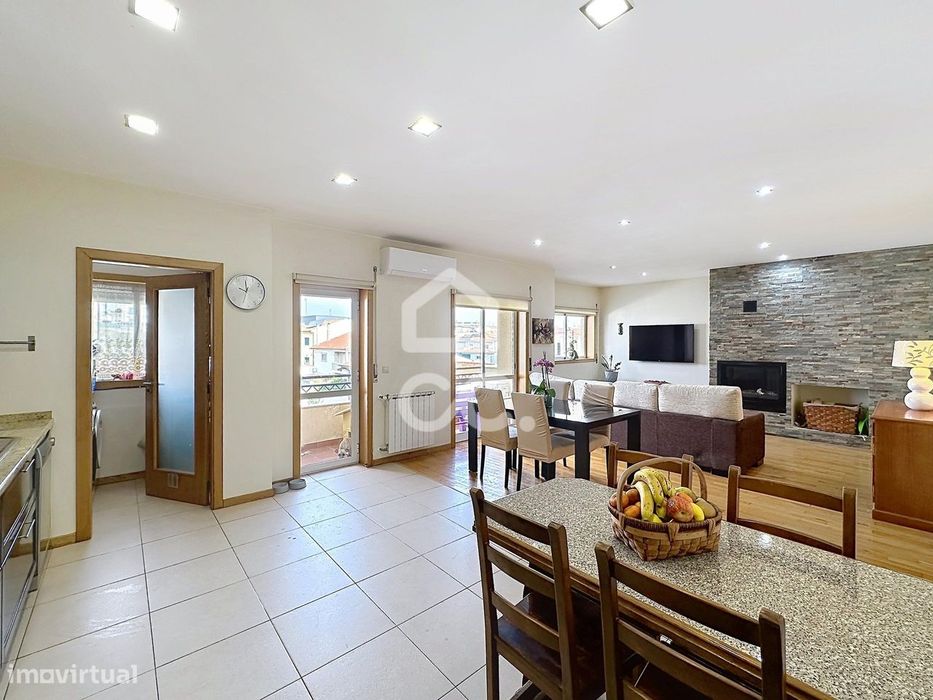 Apartamento T3 Moderno com Open Space, 3 Varandas e Suite