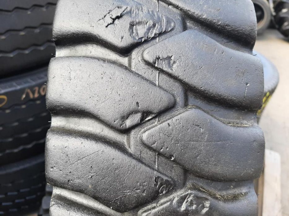 Opona używana przemysłowa 7.00-12 7.00R12 GALAXY 130zł W4415