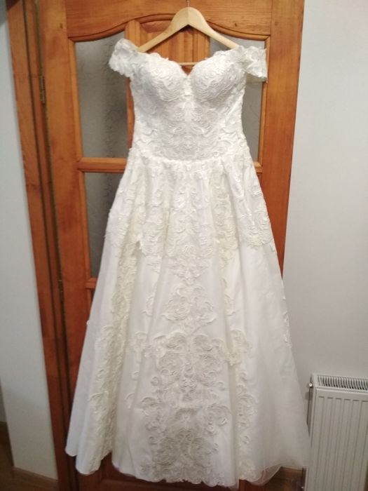 Весільня сукня, колір аиворі 42-44