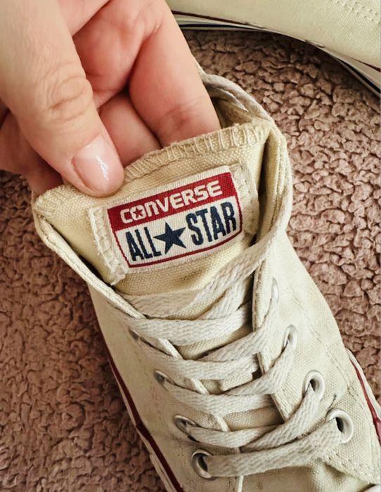 Damskie conversy Chuck Taylor w rozmiarze 40-41