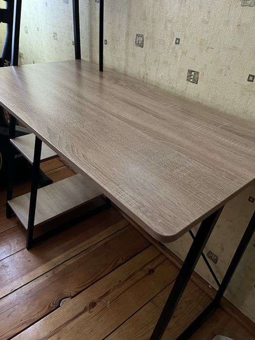 Stół kosmetyczny / biurko