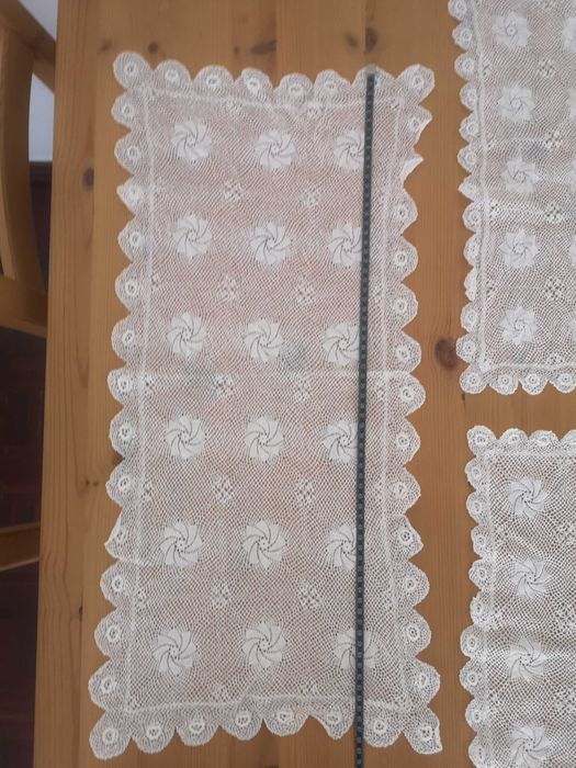 Conjunto de 3 naperons em renda