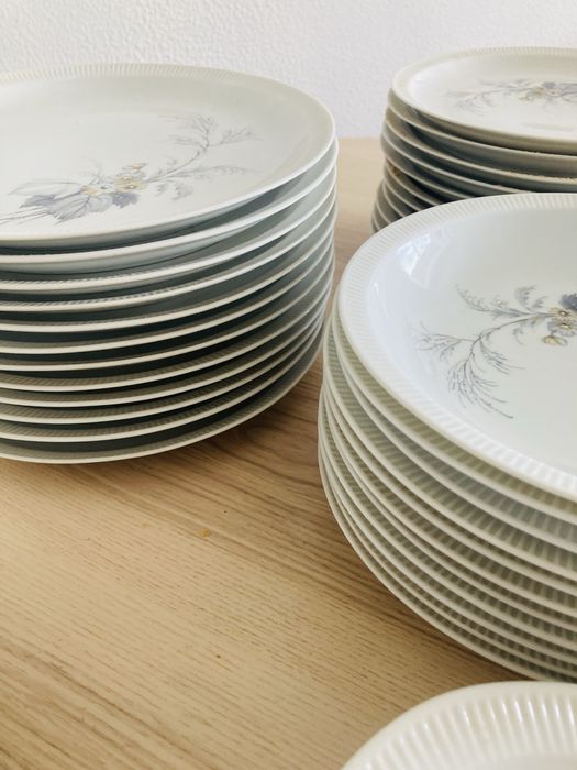Porcelain Tableware Set479289343235205122