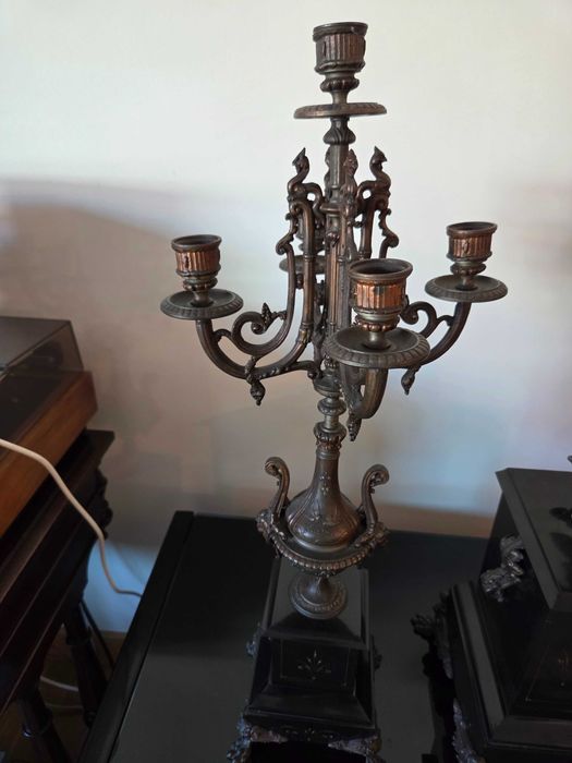 Relógio francês antigo Joulin Blois com candelabros – conjunto Napoléon III