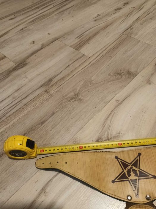 pasek  sheryffa z dwoma kaburami na pistolety