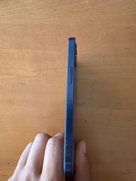 Iphone 12.