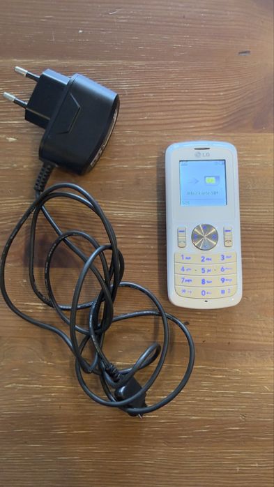 Stary telefon LG zestaw