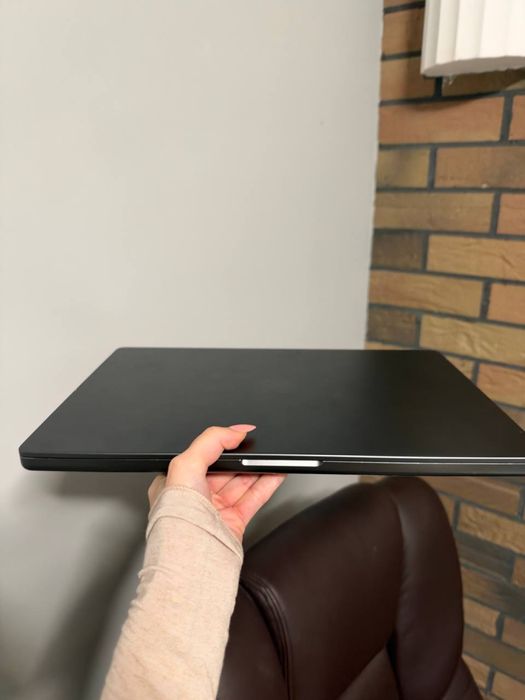 Apple MacBook Pro 16 with Apple M3 Pro, 512GB, 12 CPU / 18 GPU, 36GB RAM, Space Black 2023 (MRW23)