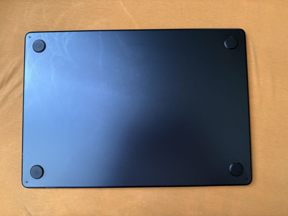 apple macbook air m2 15/8/256