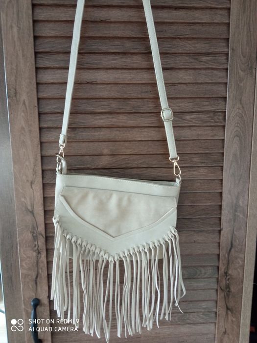 Nowa torebka z frędzlami
