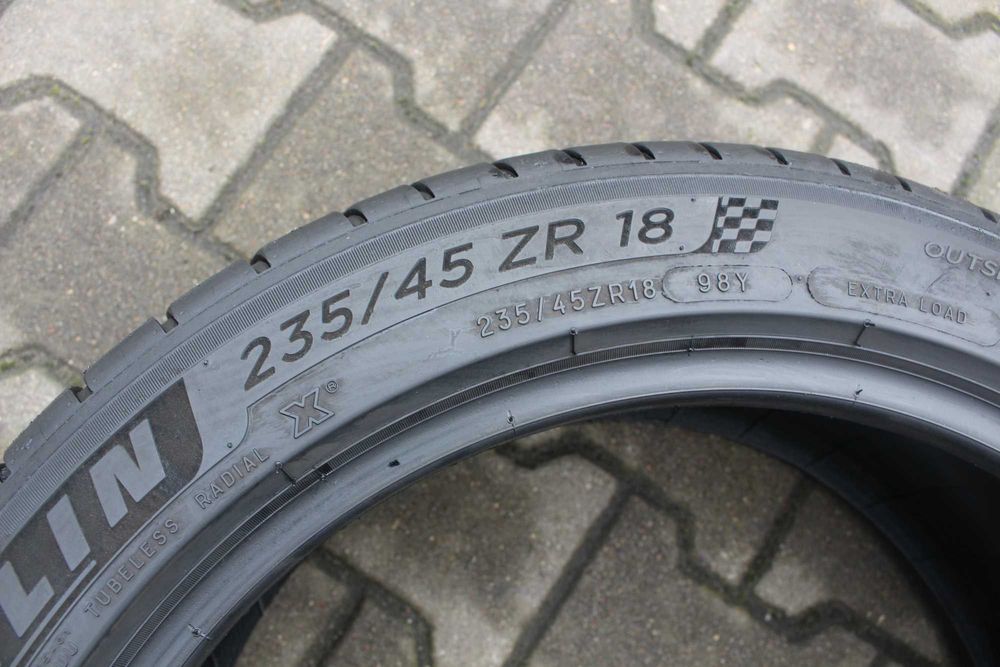 Opona letnia 235/45/18 Michelin Pilot Sport 4 98Y T1 Tesla