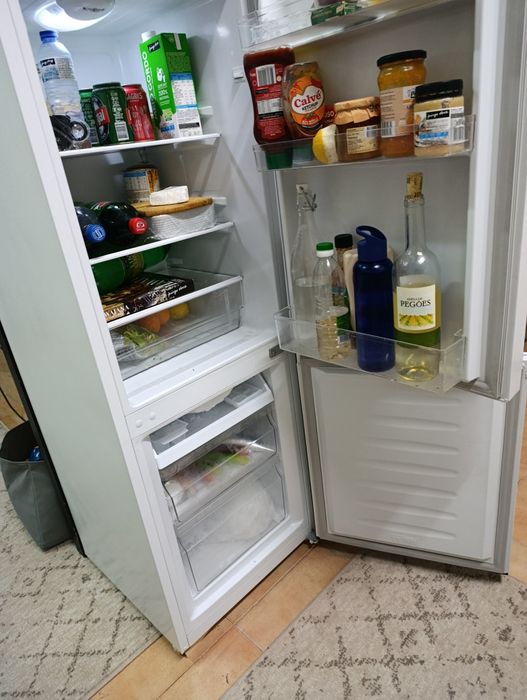 Frigorífico Krunft semi novo