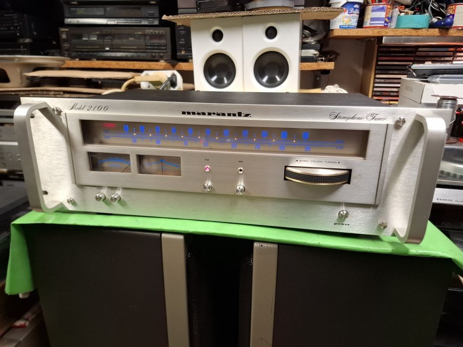 Tuner Marantz 2100