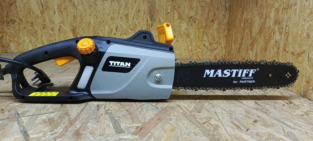 Nieużywana piła łańcuchowa elektryczna pilarka