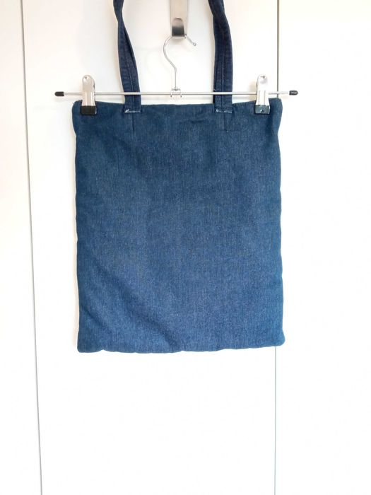 Jeansowa torebka z napisem CARRY