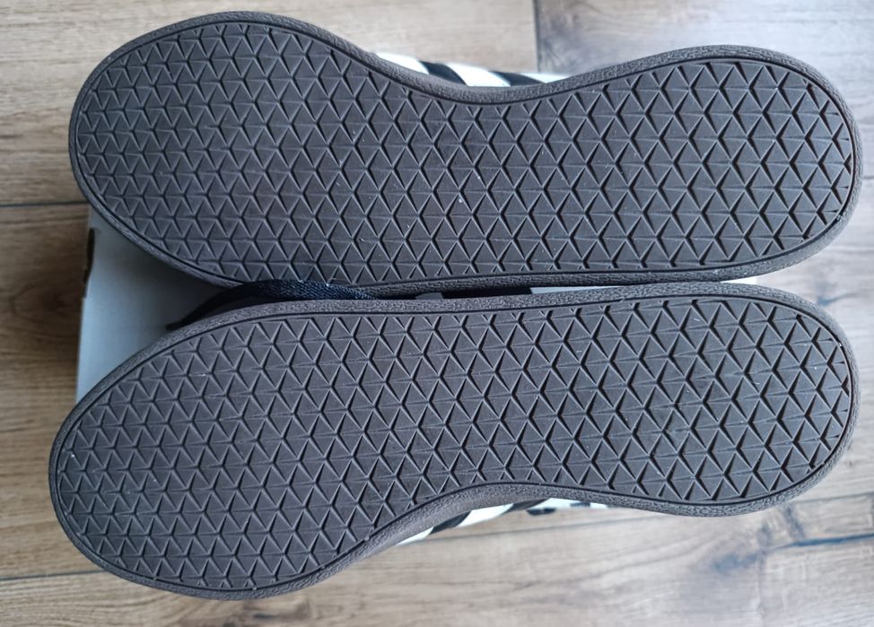 Męskie buty adidas vl court base id3712 r.44