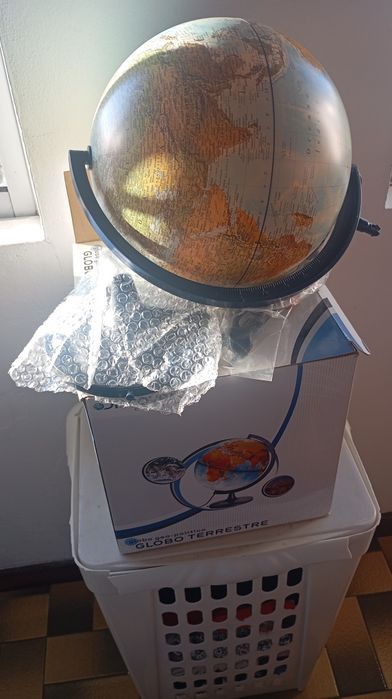 Globo terrestre novo