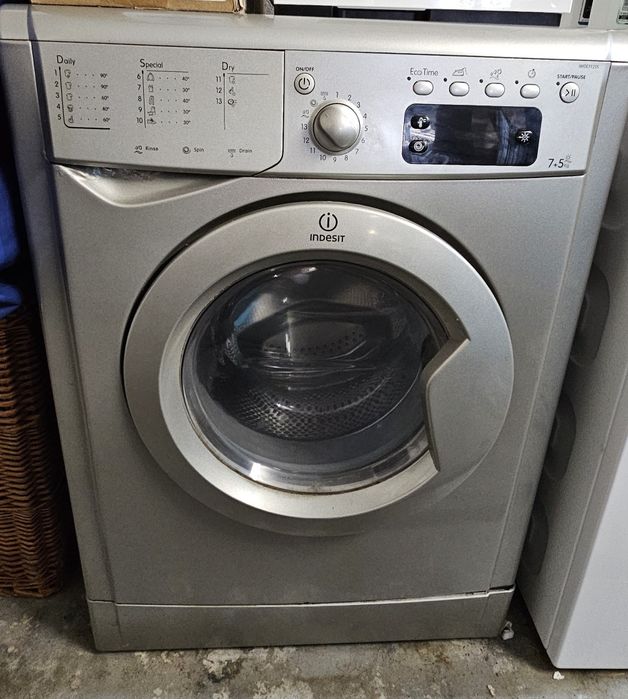 Máquina lavar e secar roupa para peças