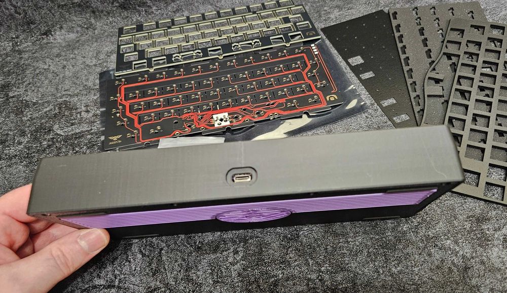 бездротова механічна кастом клавіатура Raven50