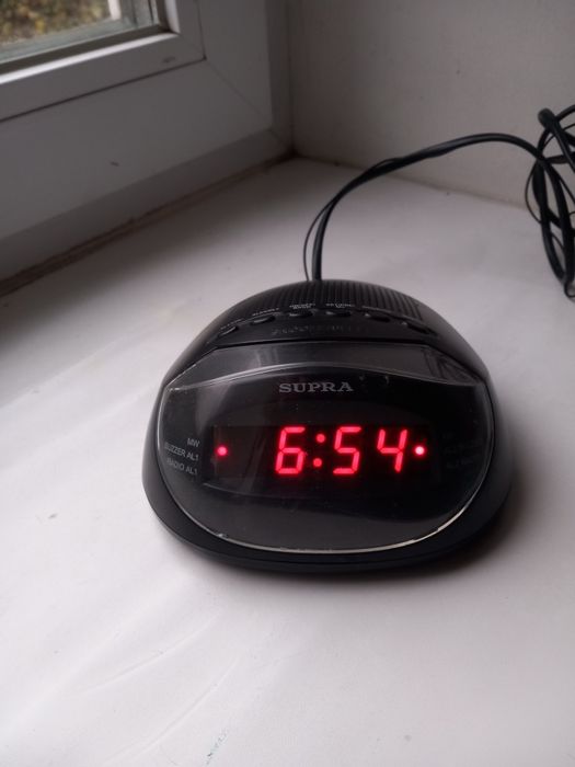 Часы электронные настольные