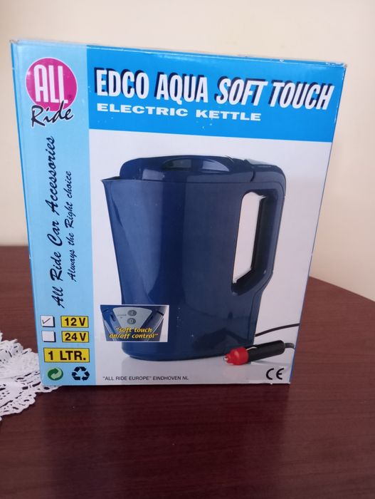 Czajnik bezprzewodowy z wtyczka samochodowa