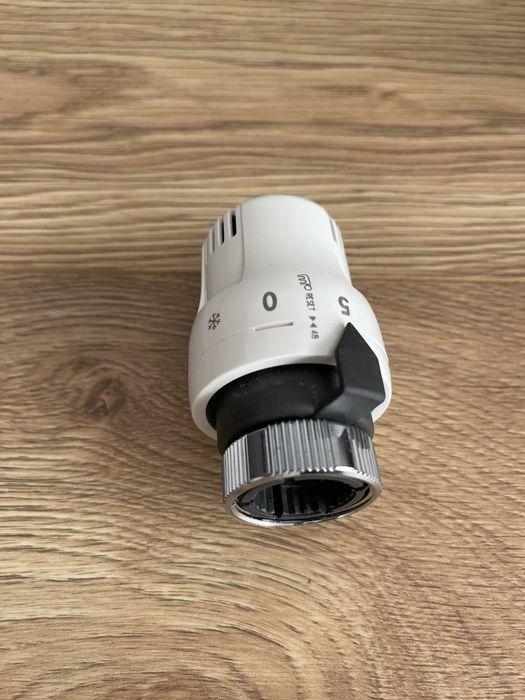 9 Comandos termostáticos Caleffi valvulas para radiador (como novos)64551980395522122