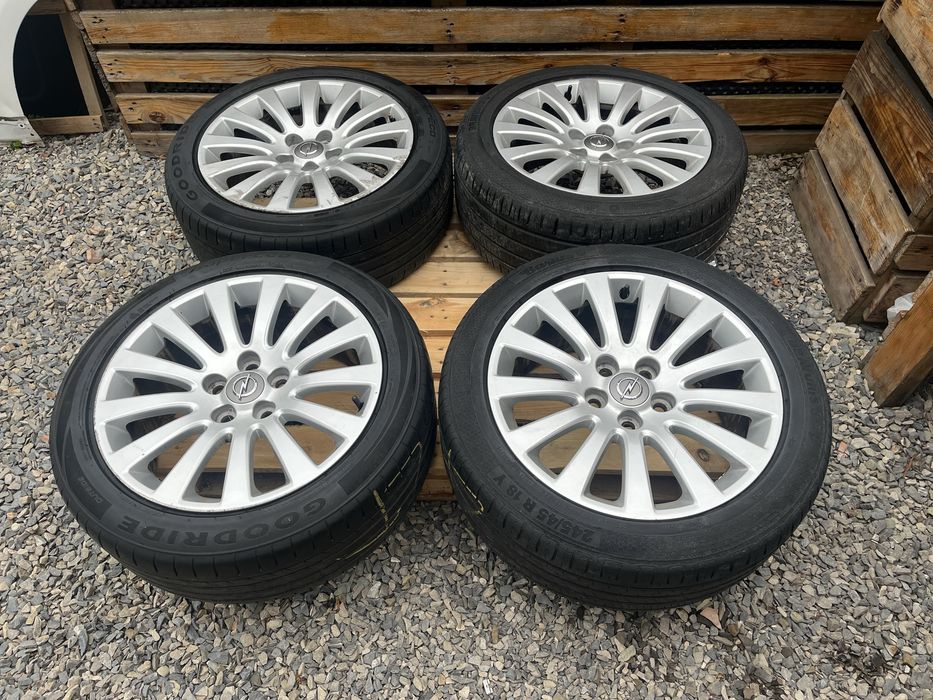 Диски алюмінієві з шинами Opel Insignia R18 5*120 245/45