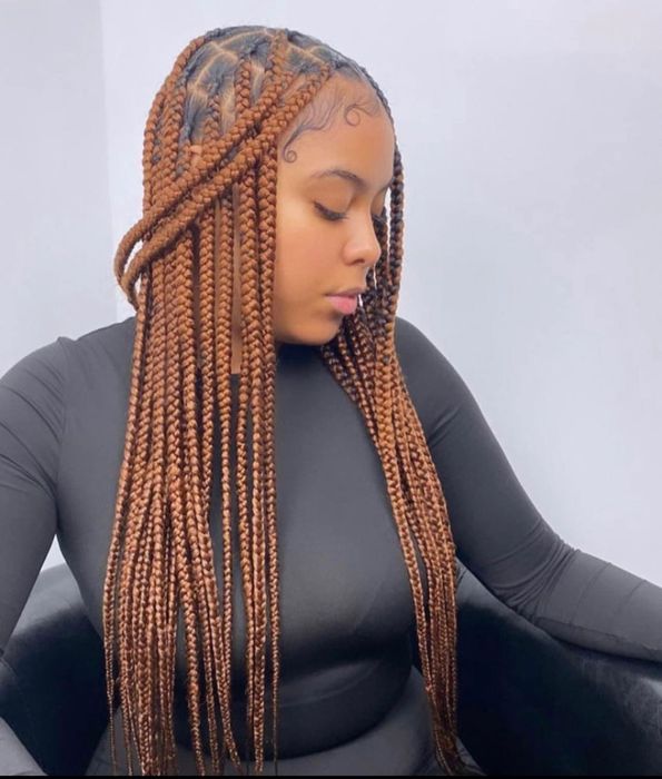 Tranças africanas de qualidade e aplicação de cabelo/tissagem