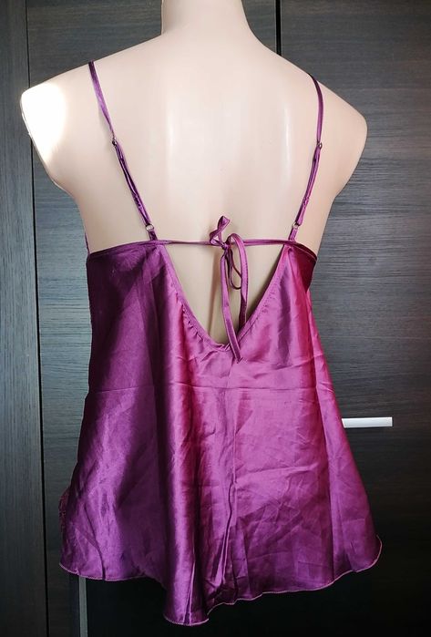 Fioletowa halka z koronką