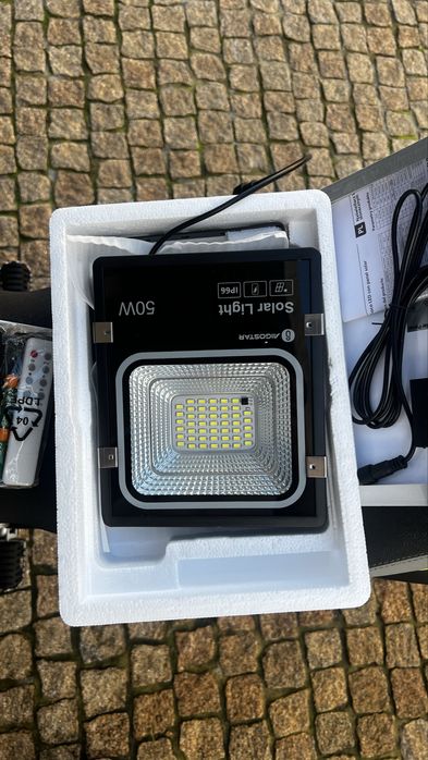projetor LED solar Aigostar de 50W