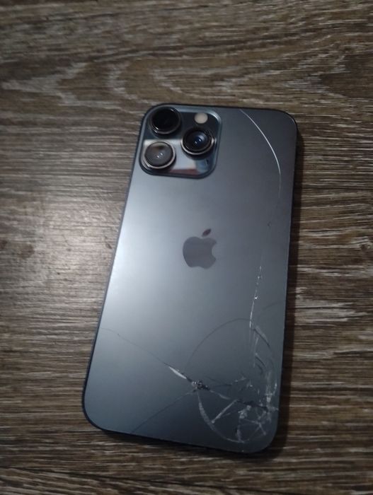 iPhone XR в корпусе 15 Pro (на запчасти / под восстановление)