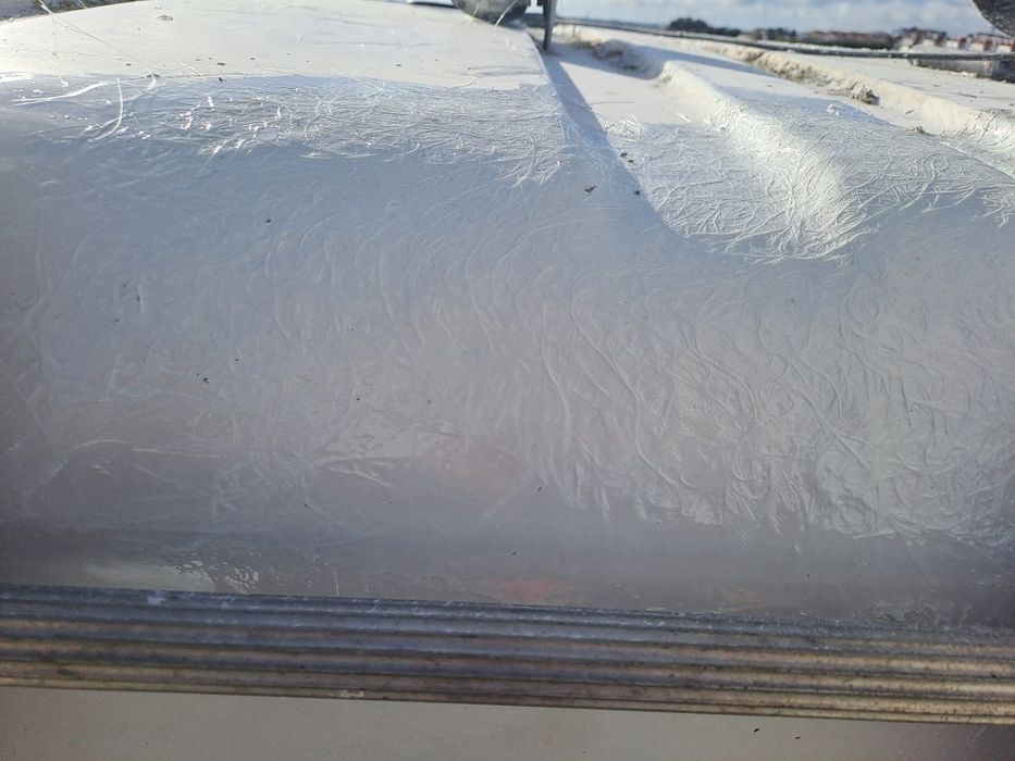 Efectua se trabalhos em fibra de vidro