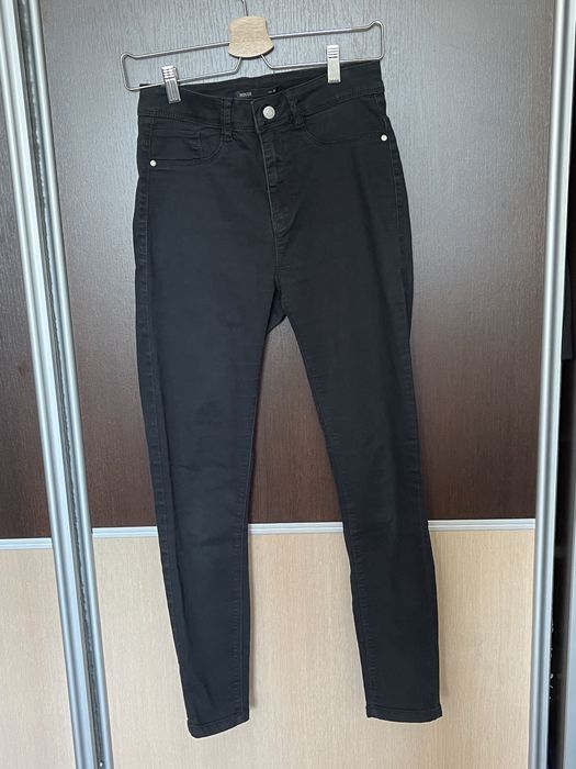 Czarne spodnie House skinny M