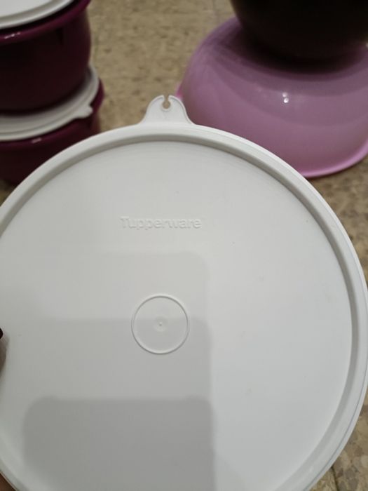 Various Tupperware Items482694364628920324