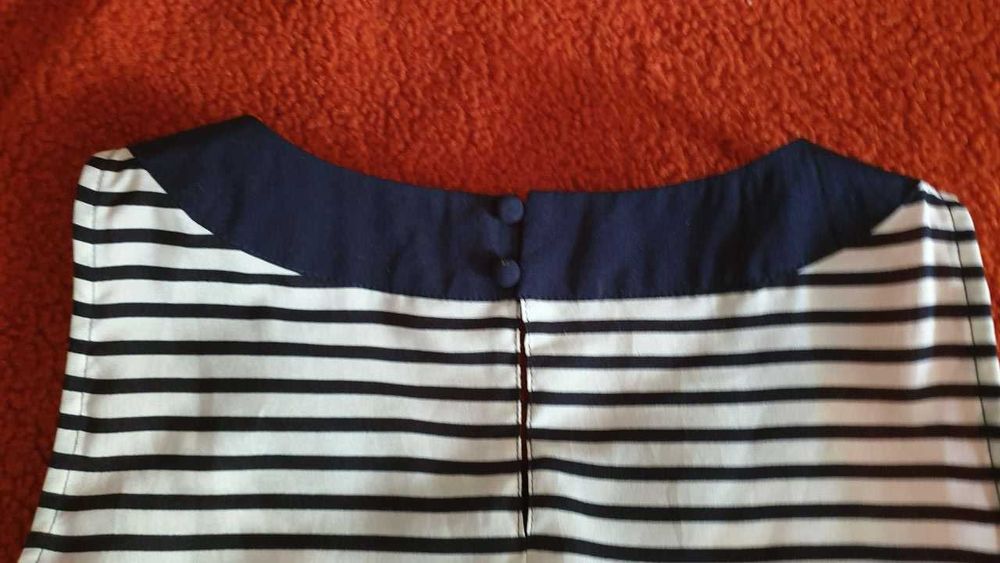 Блузка жіноча в білу та синю смужки Oodji , дуже елегантна, р.42 укр