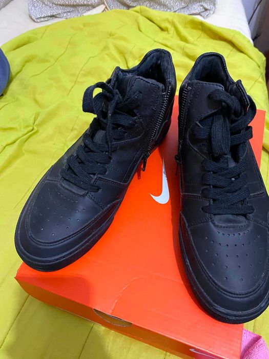 Ténis / Bota Preto