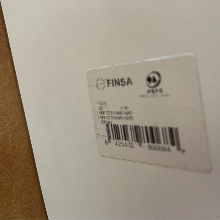 Placas de Aglomerado Branco e Suportes Brancos