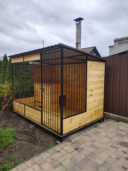 Вольер для собаки.