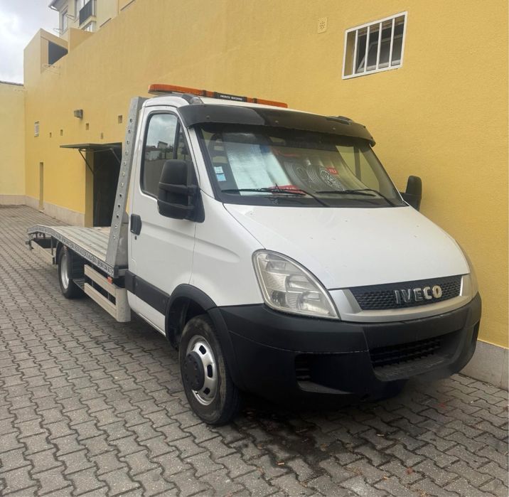 Isuzu NQR pesado e iveco Daily  ligeiro pronto socorro